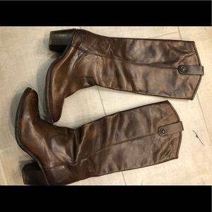 Frye Jackie button boots. Chocolate. 8.5